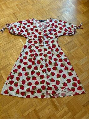 princess highway strawberry dress La Fraise Midi Dress  Princess Highway